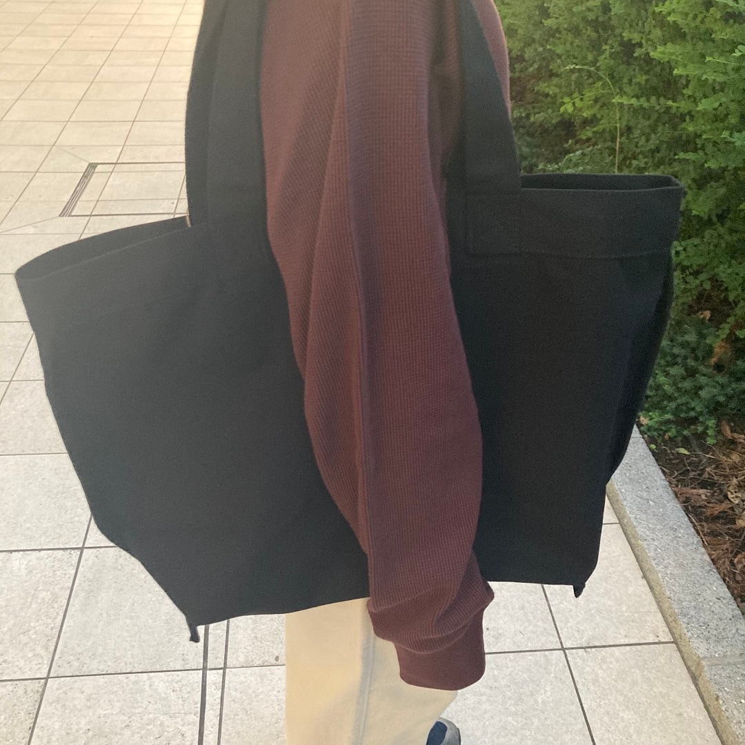女の子が立っている写真