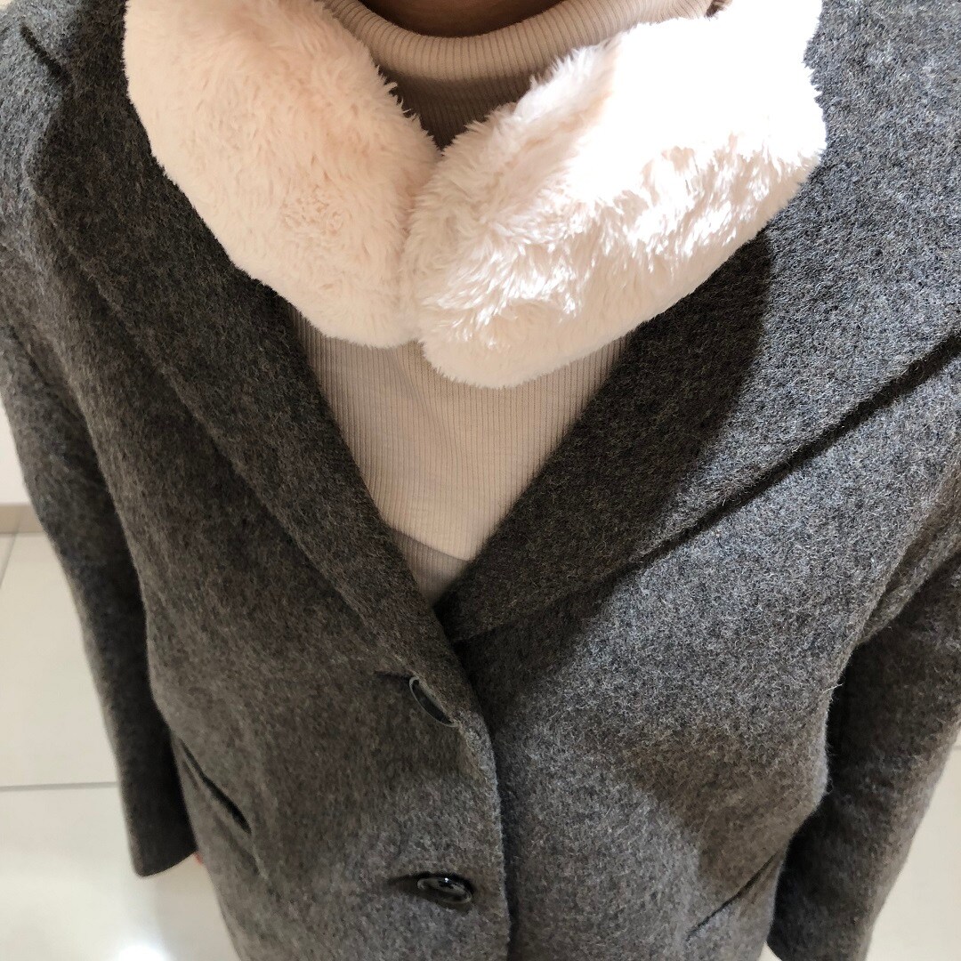 女性が立っている写真