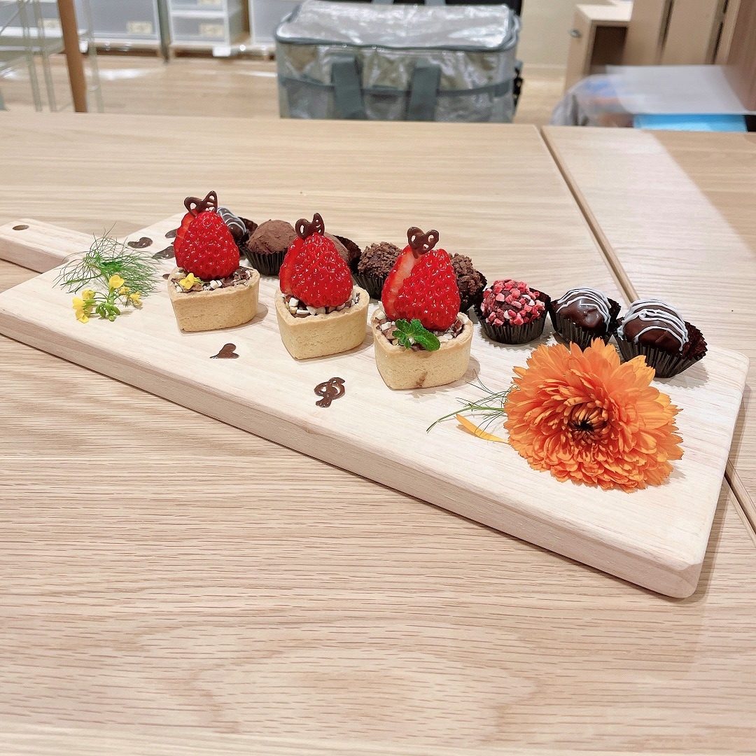 いちごチョコタルトとトリュフの完成