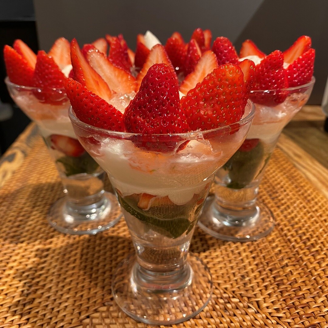 いちごと桜のわらび餅パフェ
