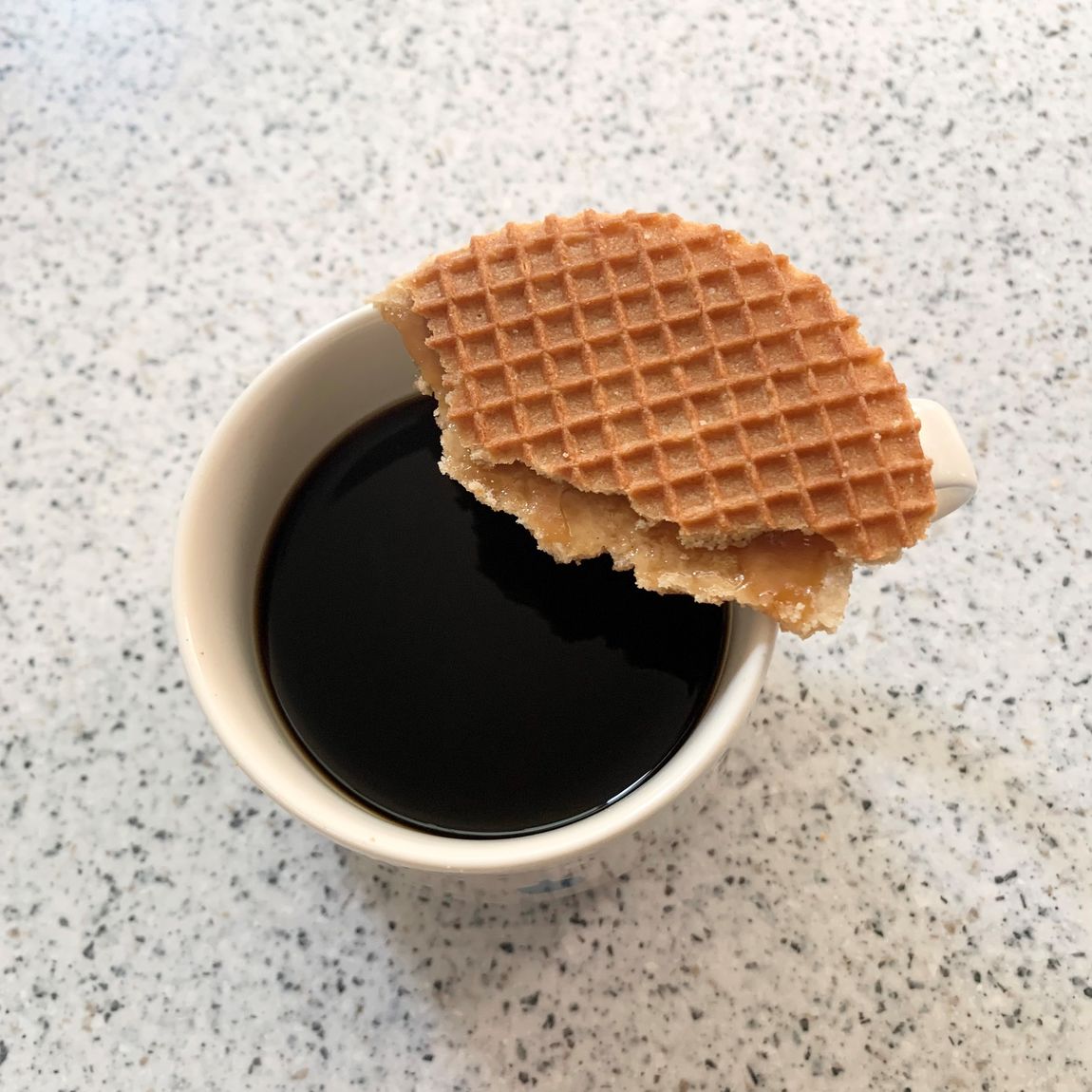 コーヒーとストロープワッフル
