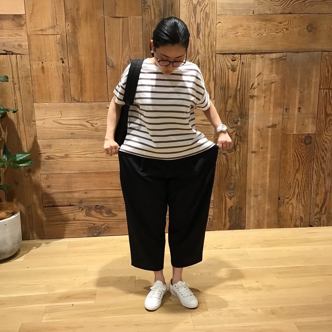風を通すストレッチサッカーワイドパンツ