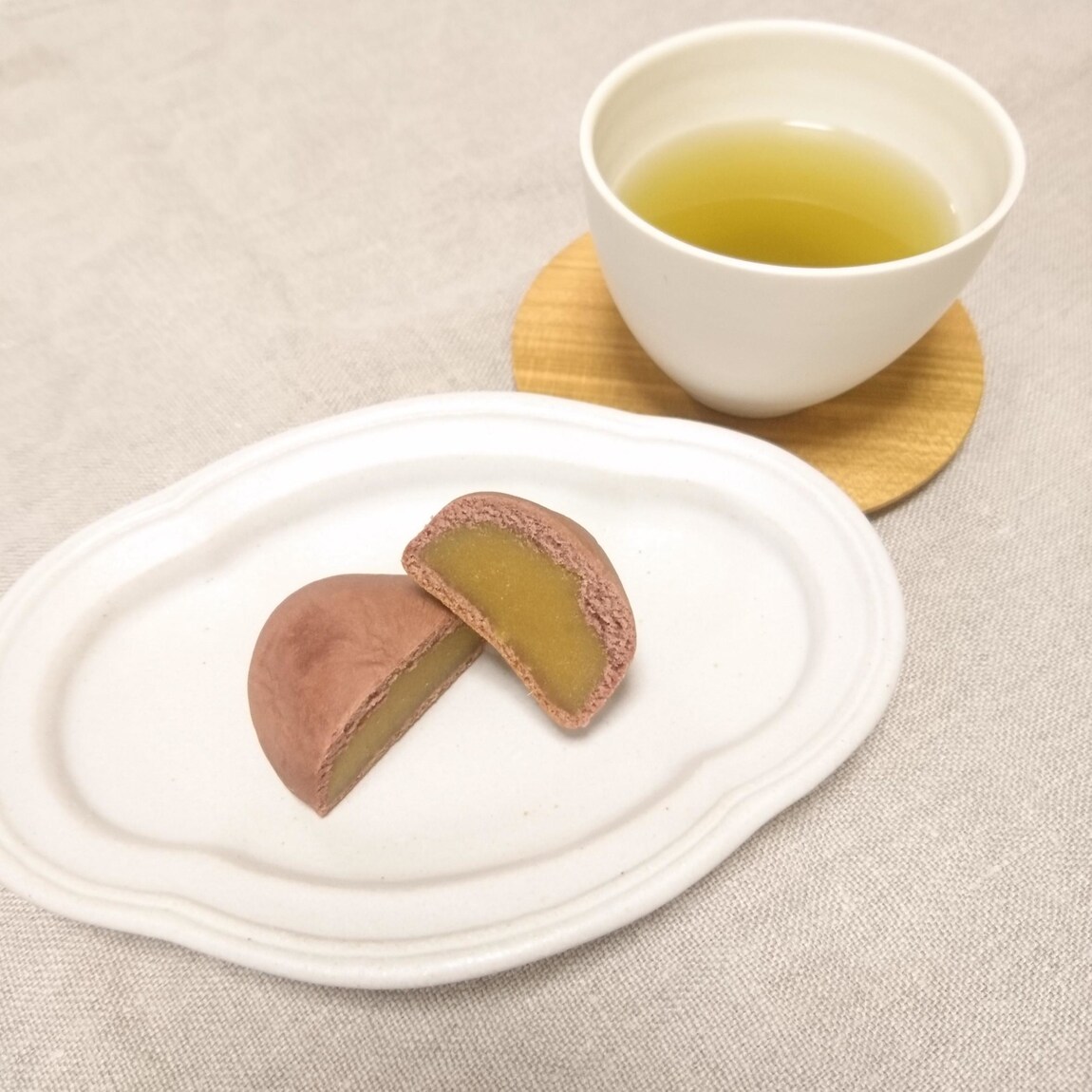 まんじゅうとお茶画像