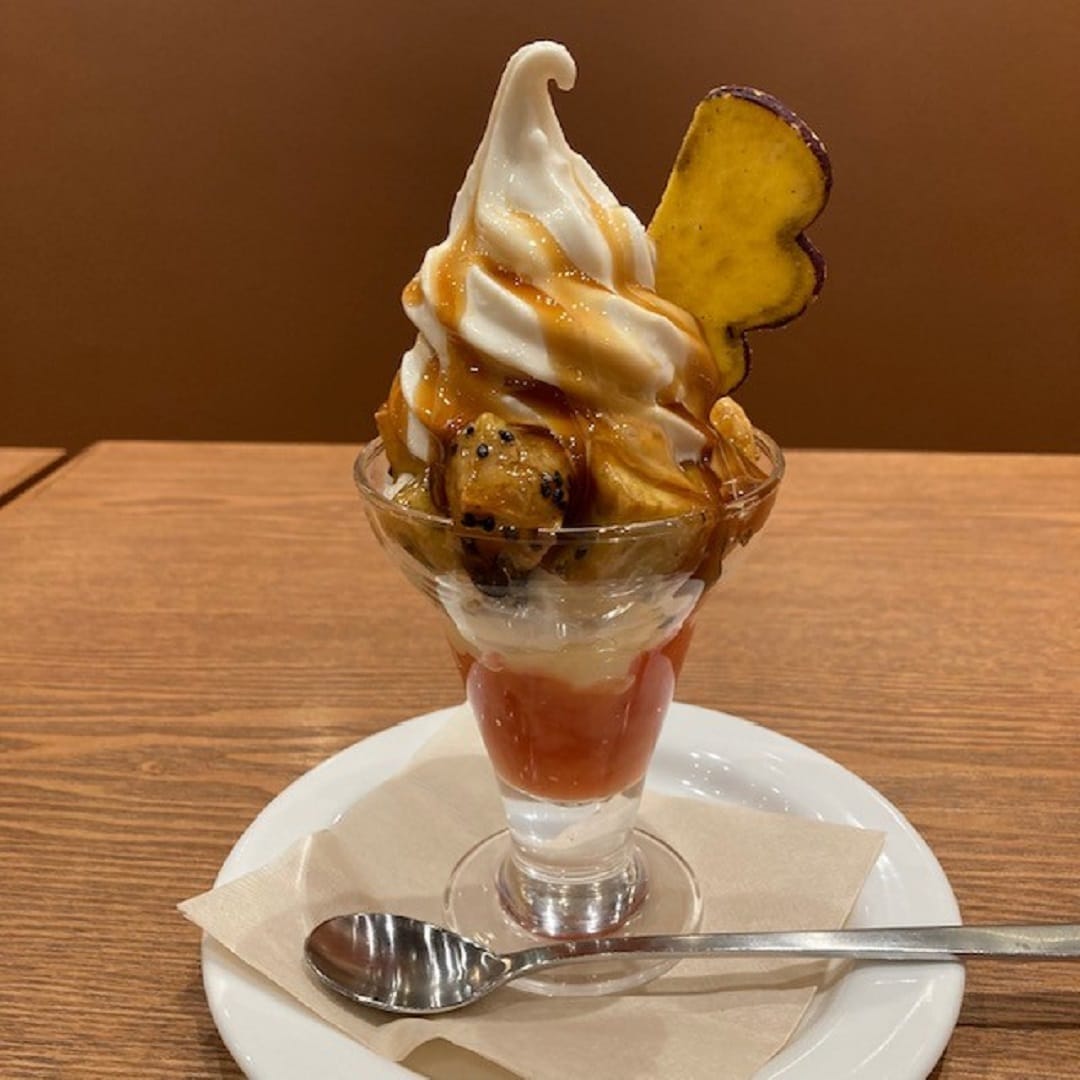 【Café&Meal MUJI 鎌倉】冬の新デザート　ナッツ入りガトーショコラ　りんごとさつまいものパフェ