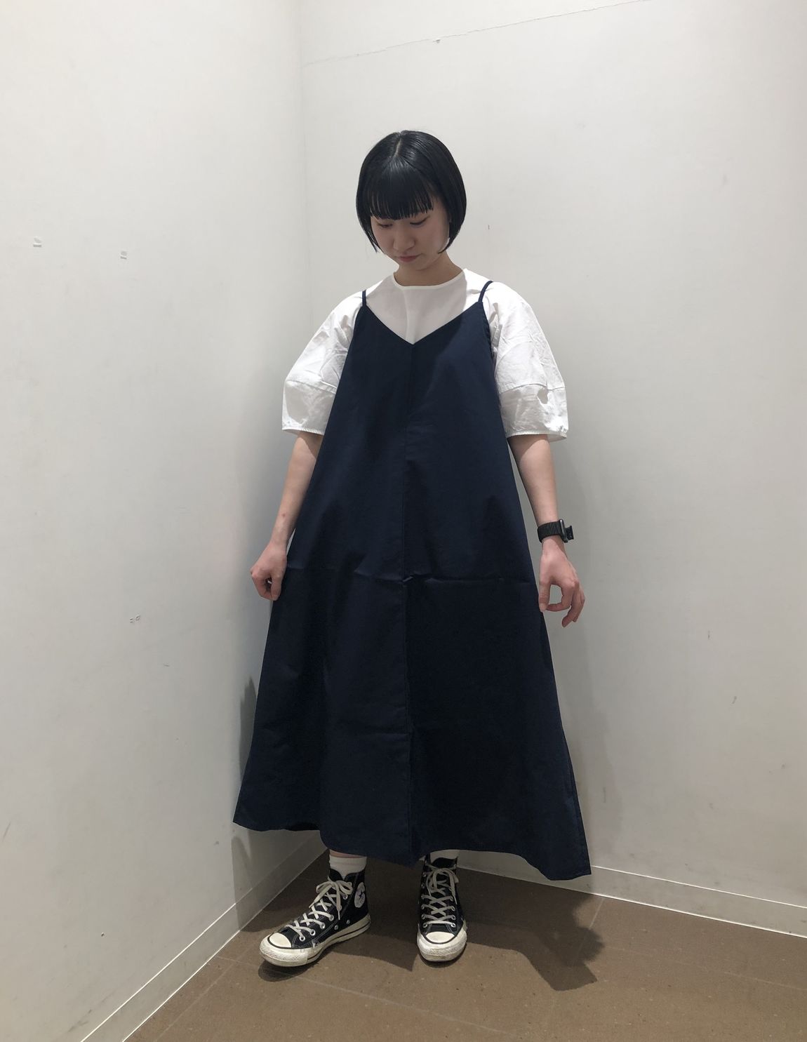 ブロードキャミソールワンピースはインナーを変えるだけで様々な着方が出来ます