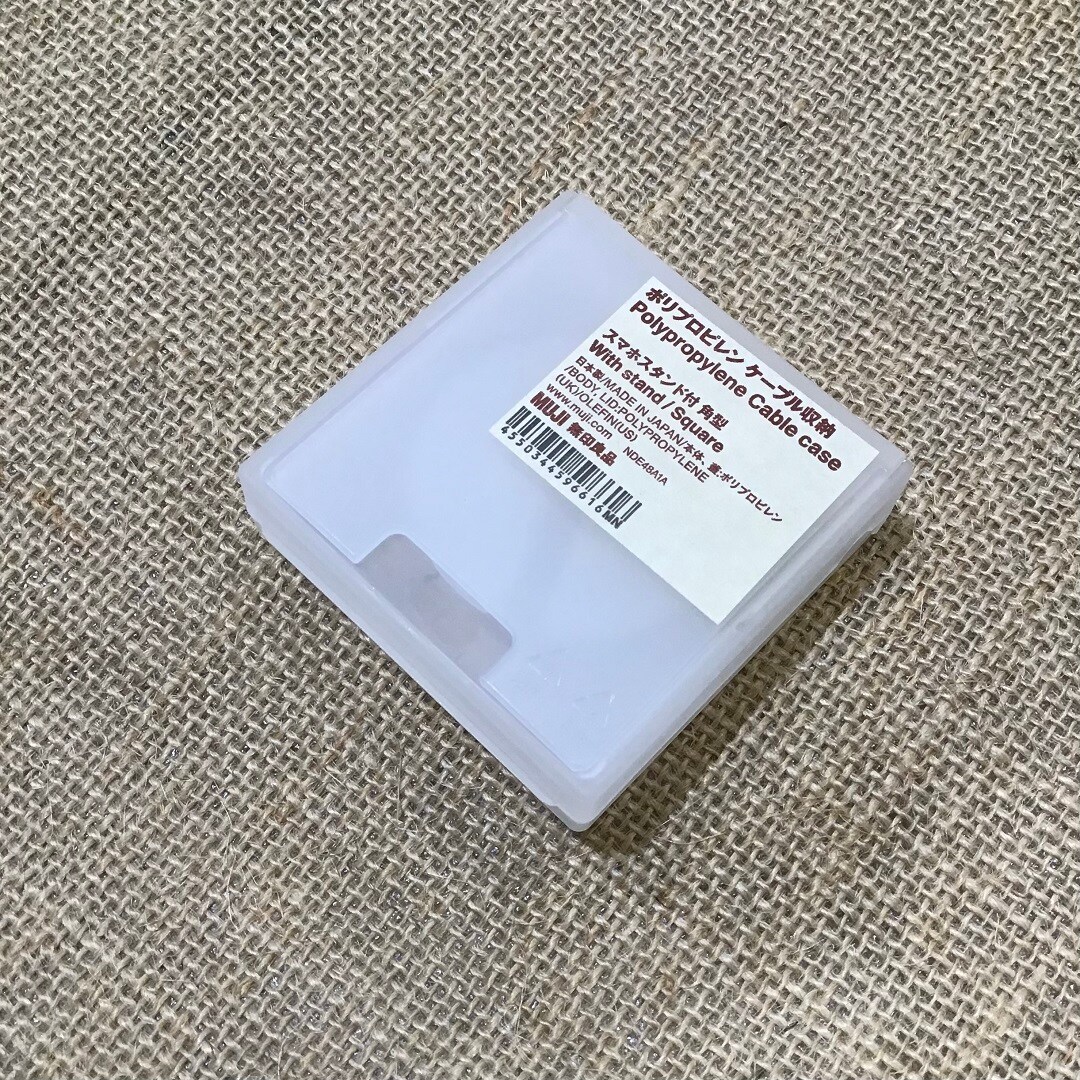 ケーブル収納の写真２