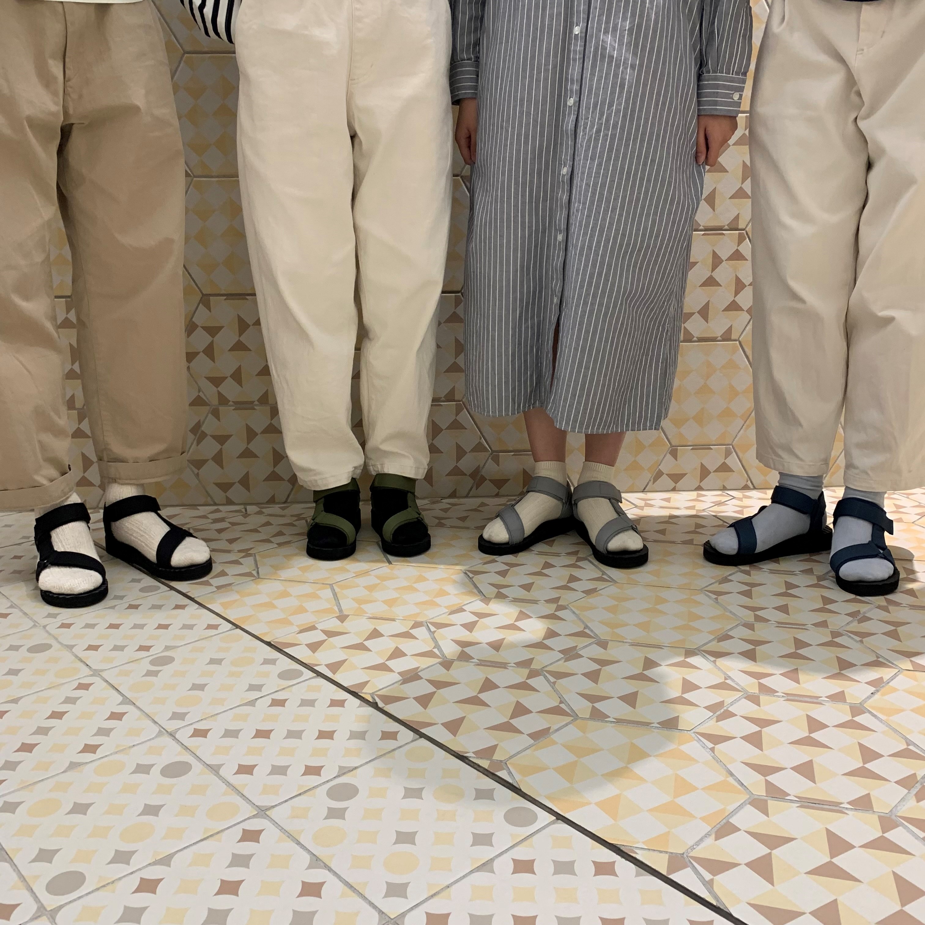 サンダル4人②