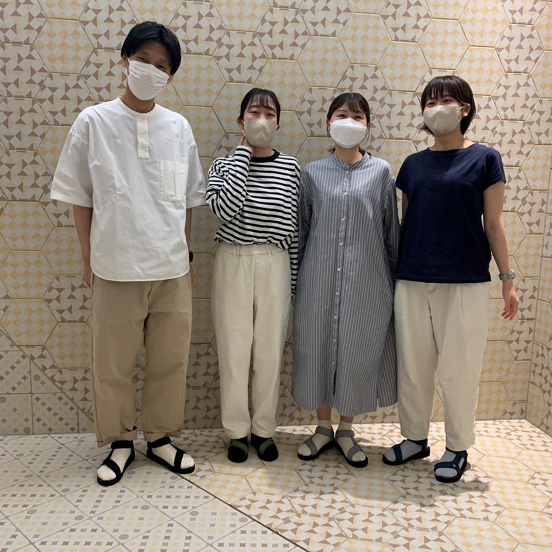サンダル4人