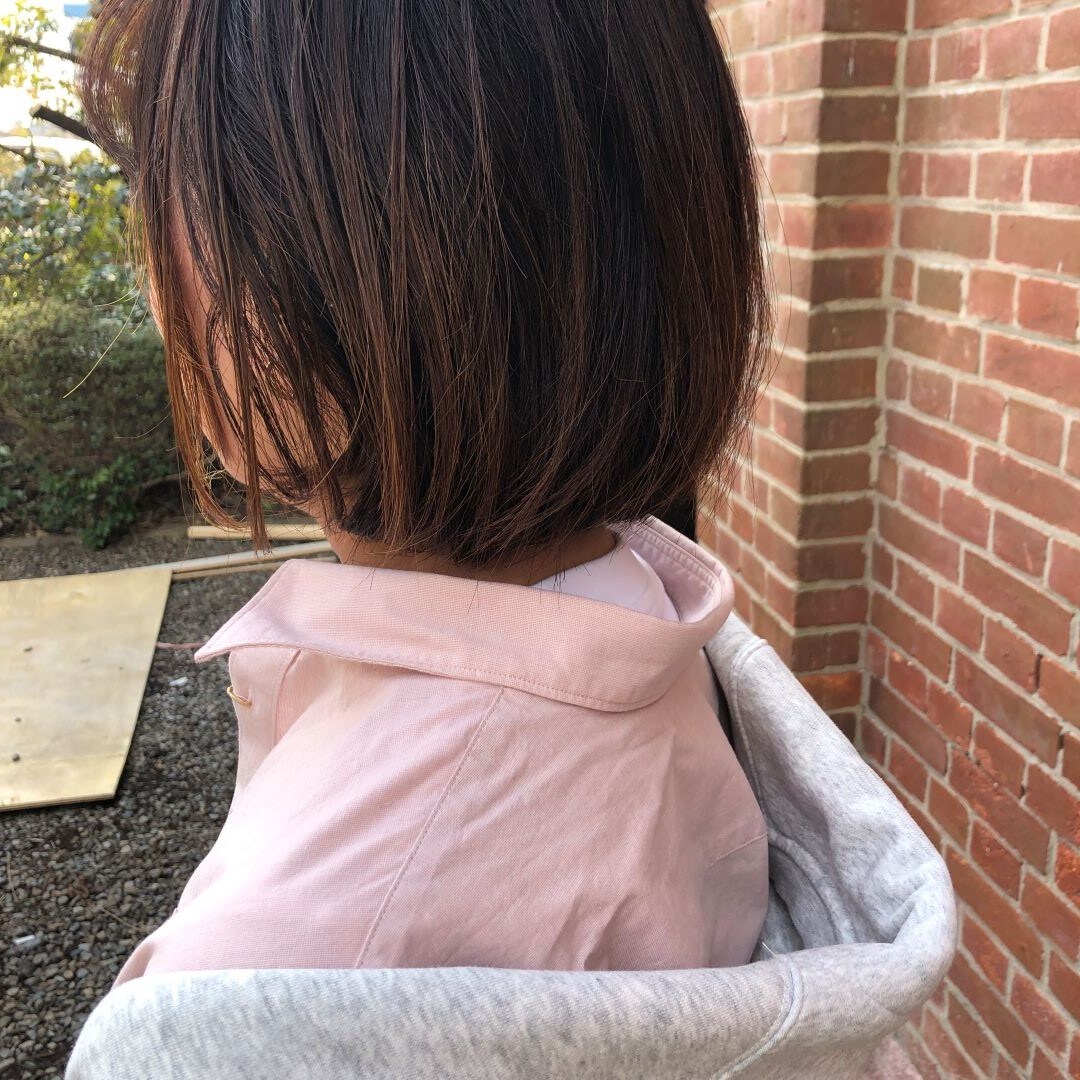 襟を抜いた着こなし