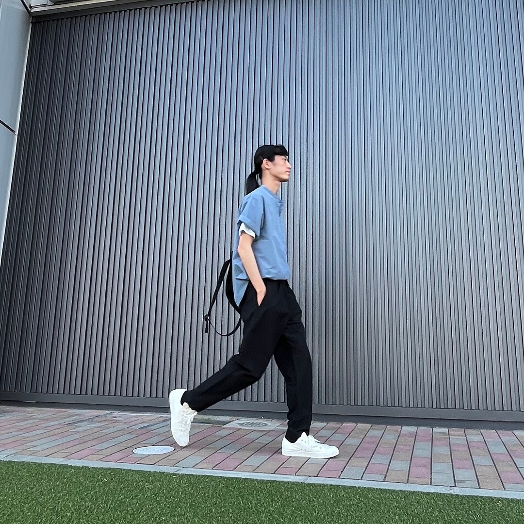 歩く