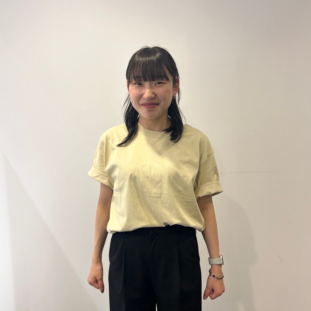 涼感ワイドTシャツを着た女性　拡大図