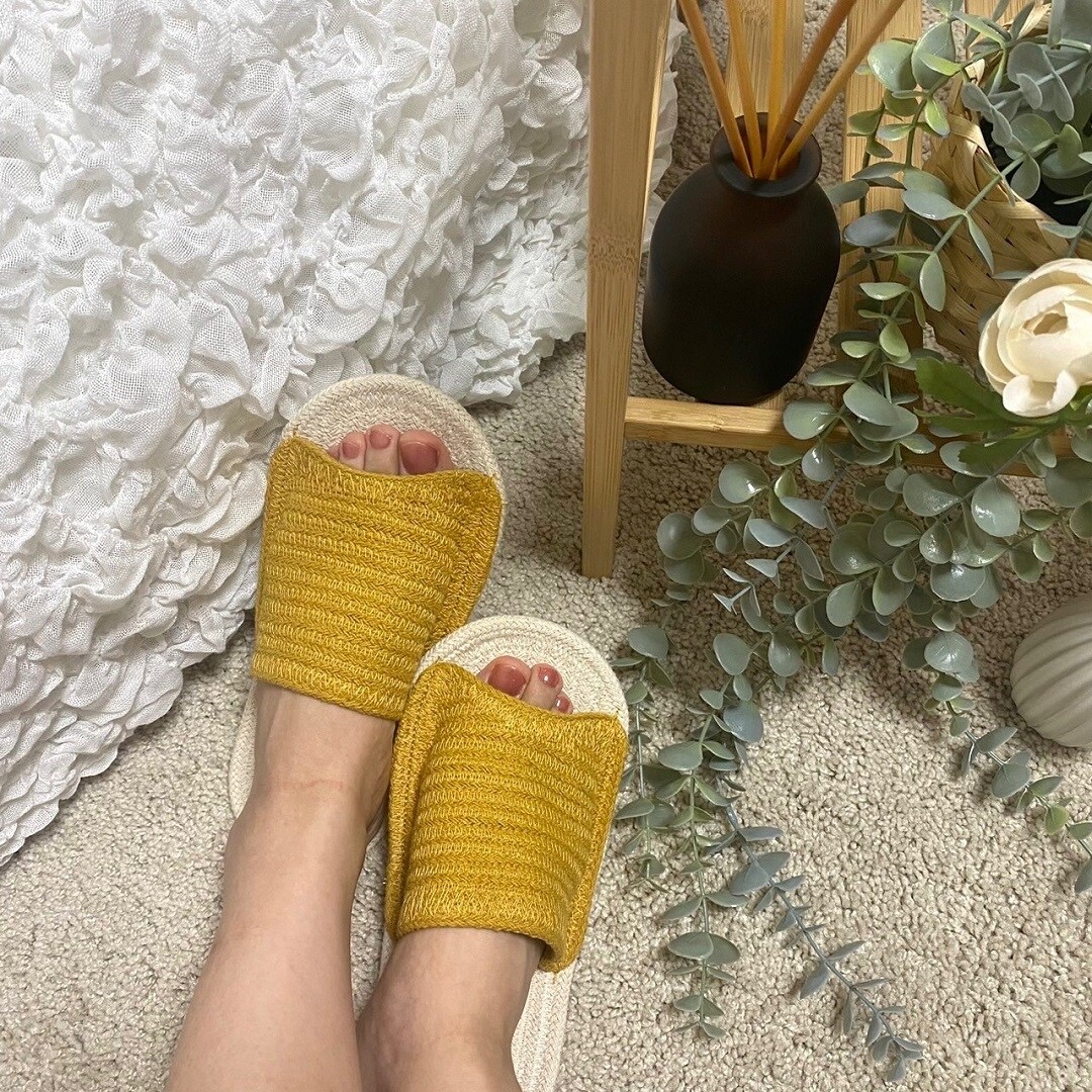 ４