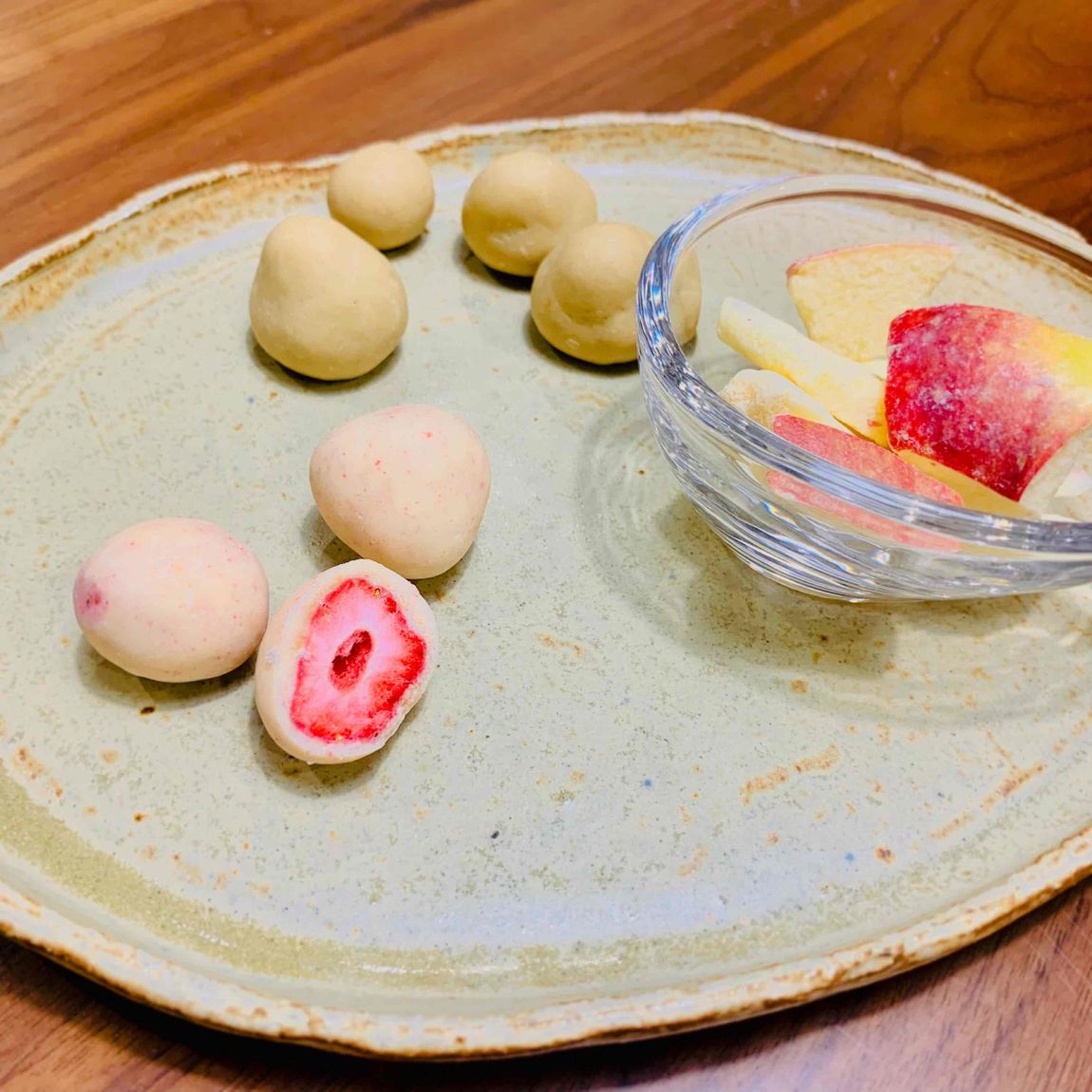 チョコがけりんごチョコ　皿.JPG 