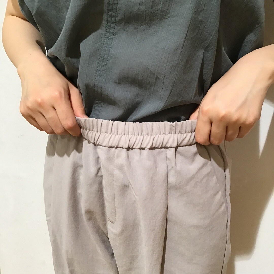 テーパードパンツの画像