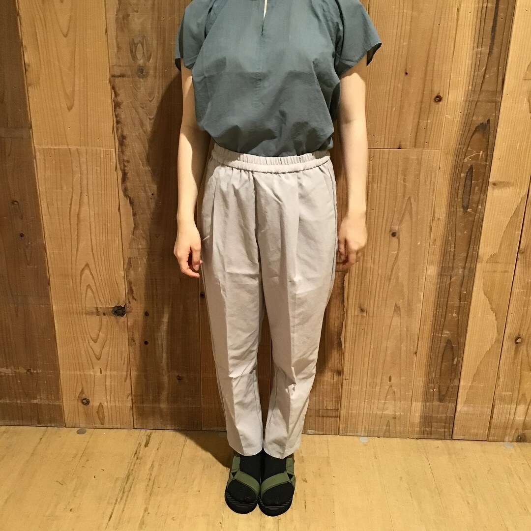 テーパードパンツの画像