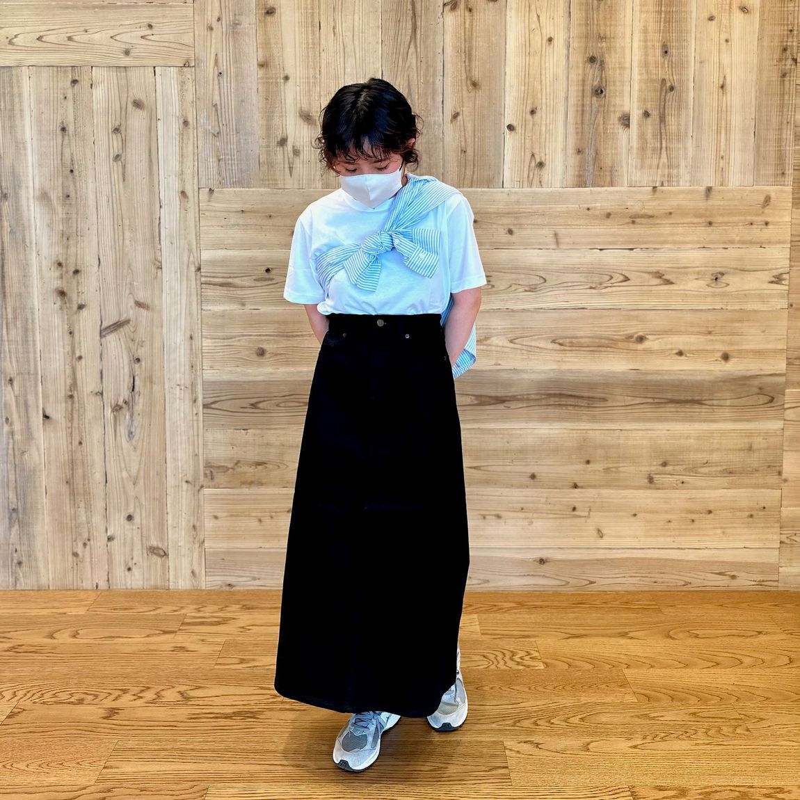 デニムSK黒下向き