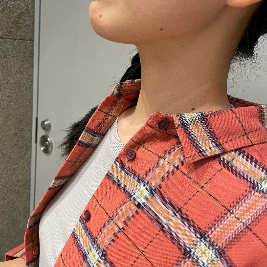 襟元　アップ