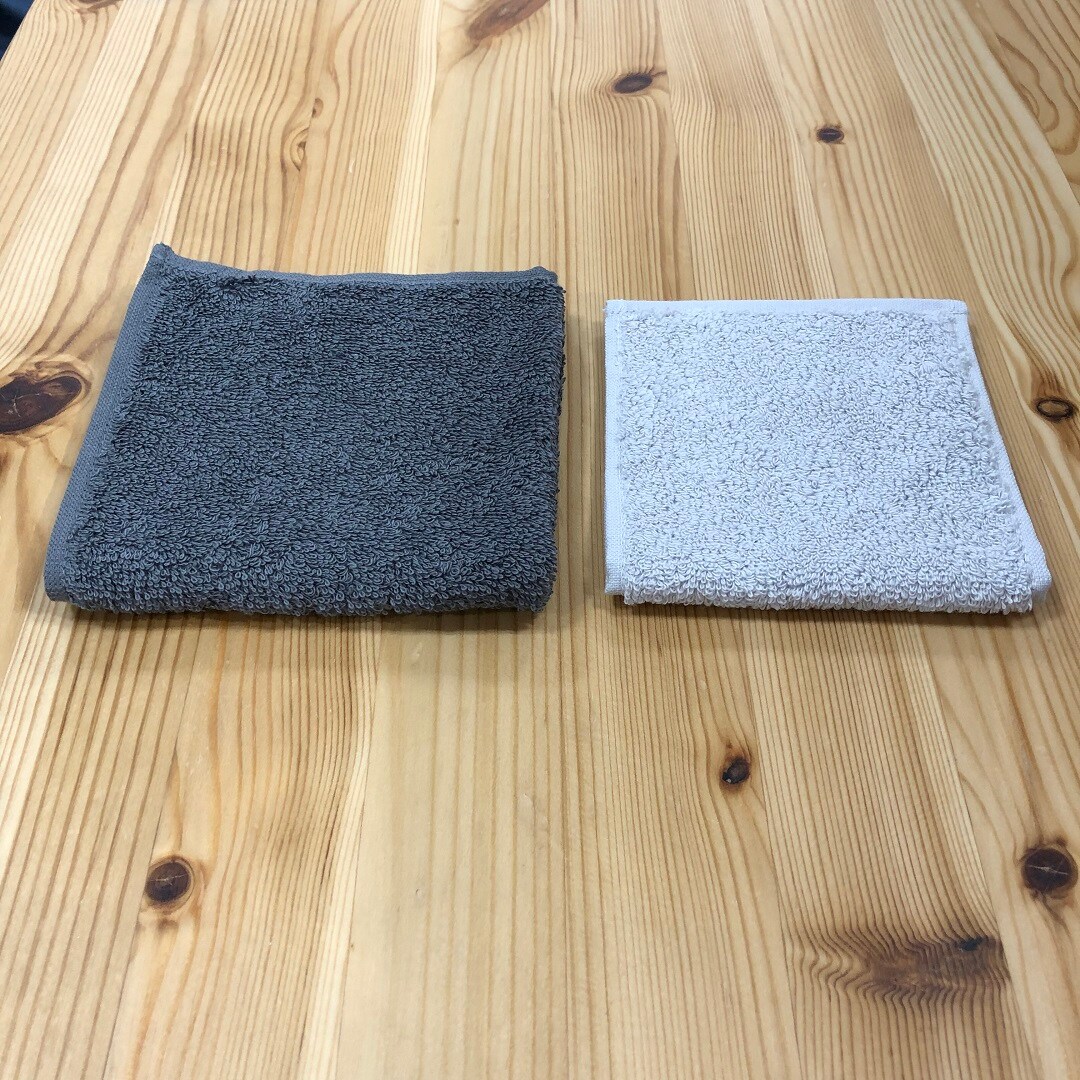 ハーフハンカチとタオルハンカチの厚みの比較
