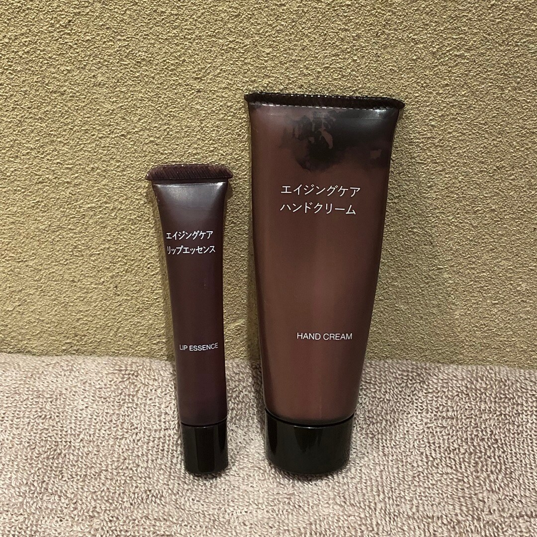 ハンドクリーム、リップエッセンス