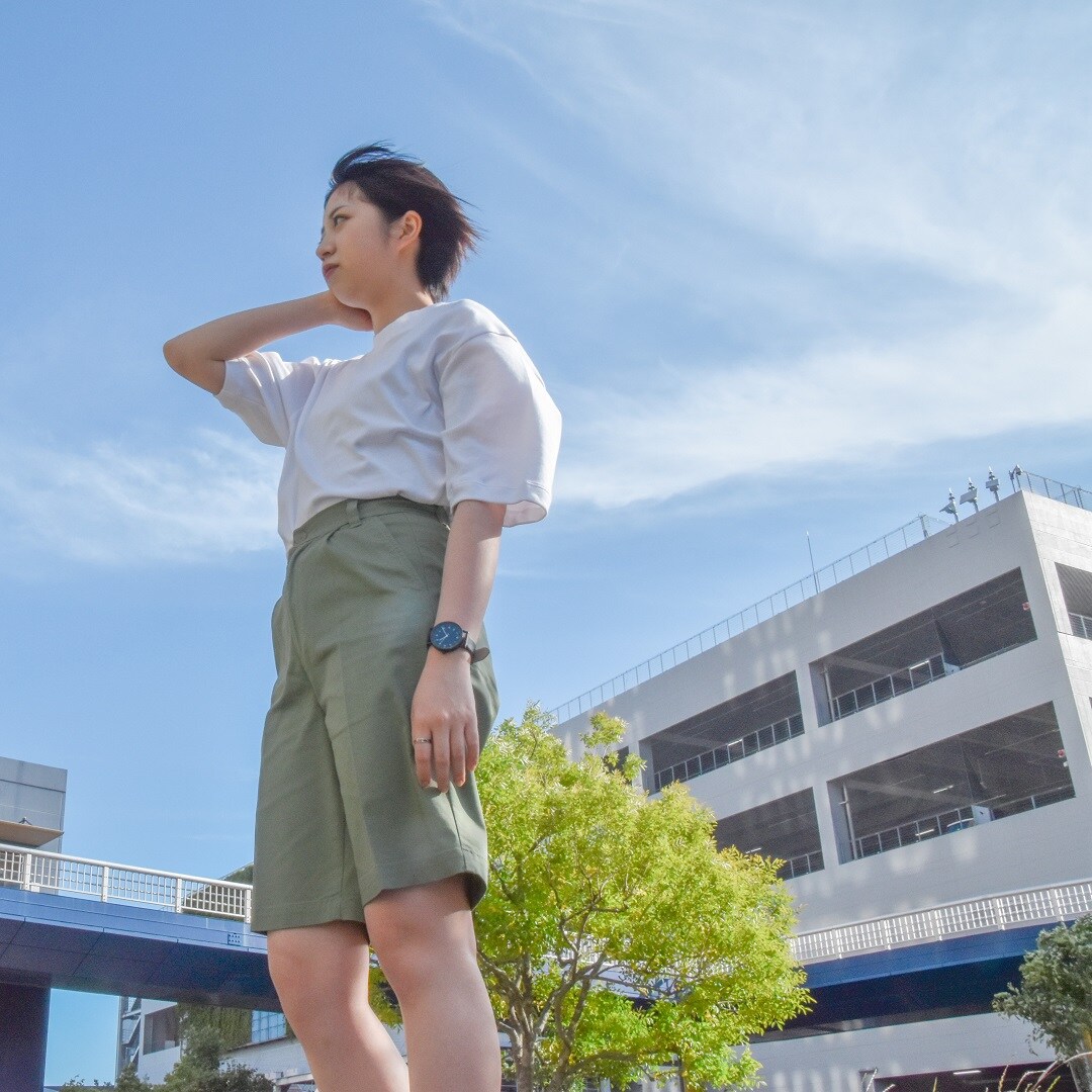 ハーフパンツ⑦カーキ下からアングル