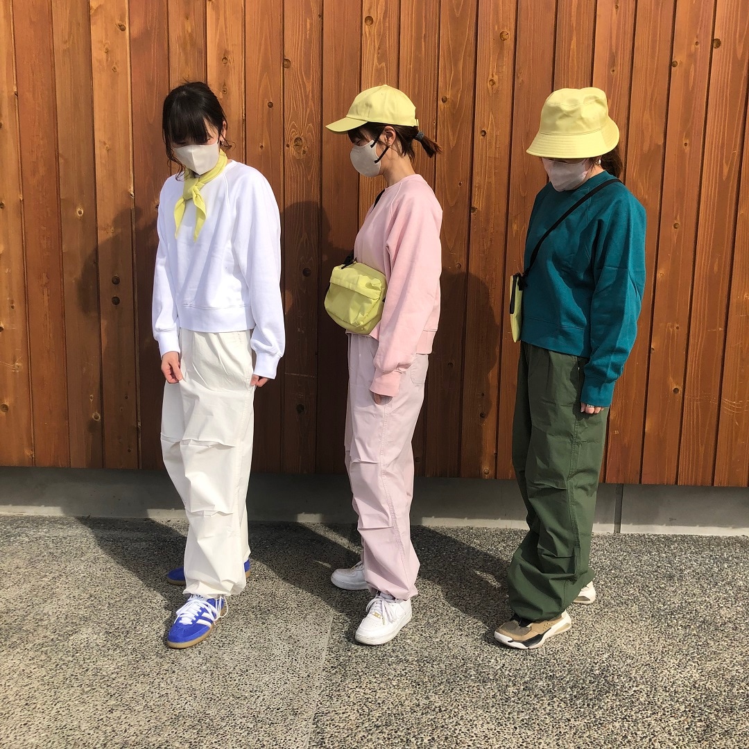 パラシュートパンツ　全身