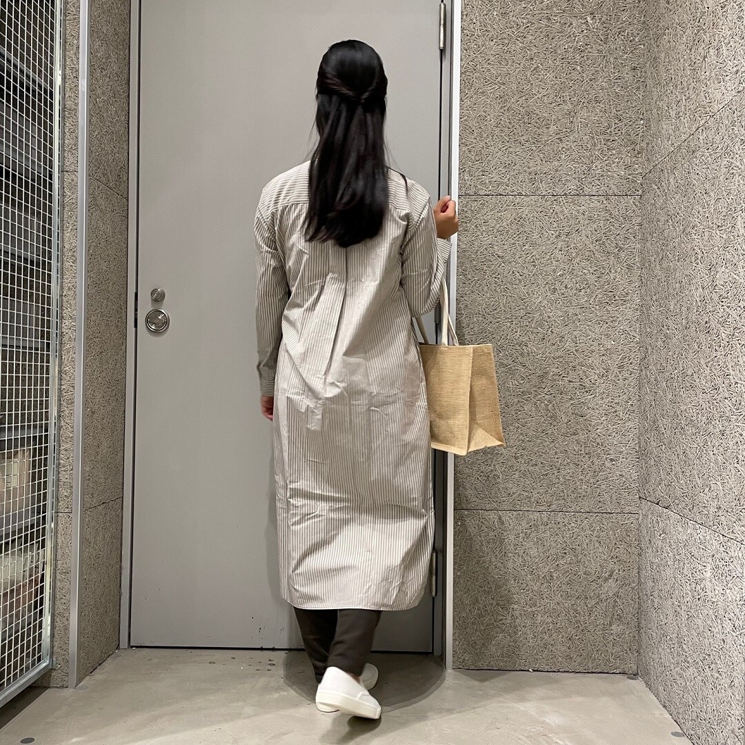 バックショット　全身