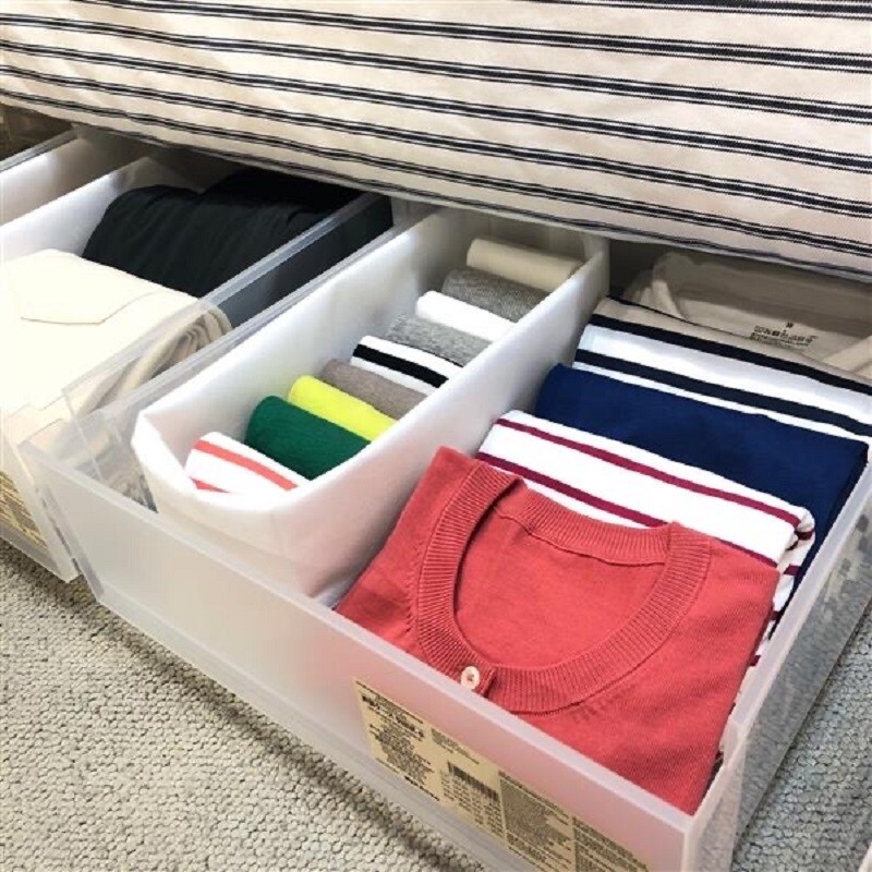 ベッド下