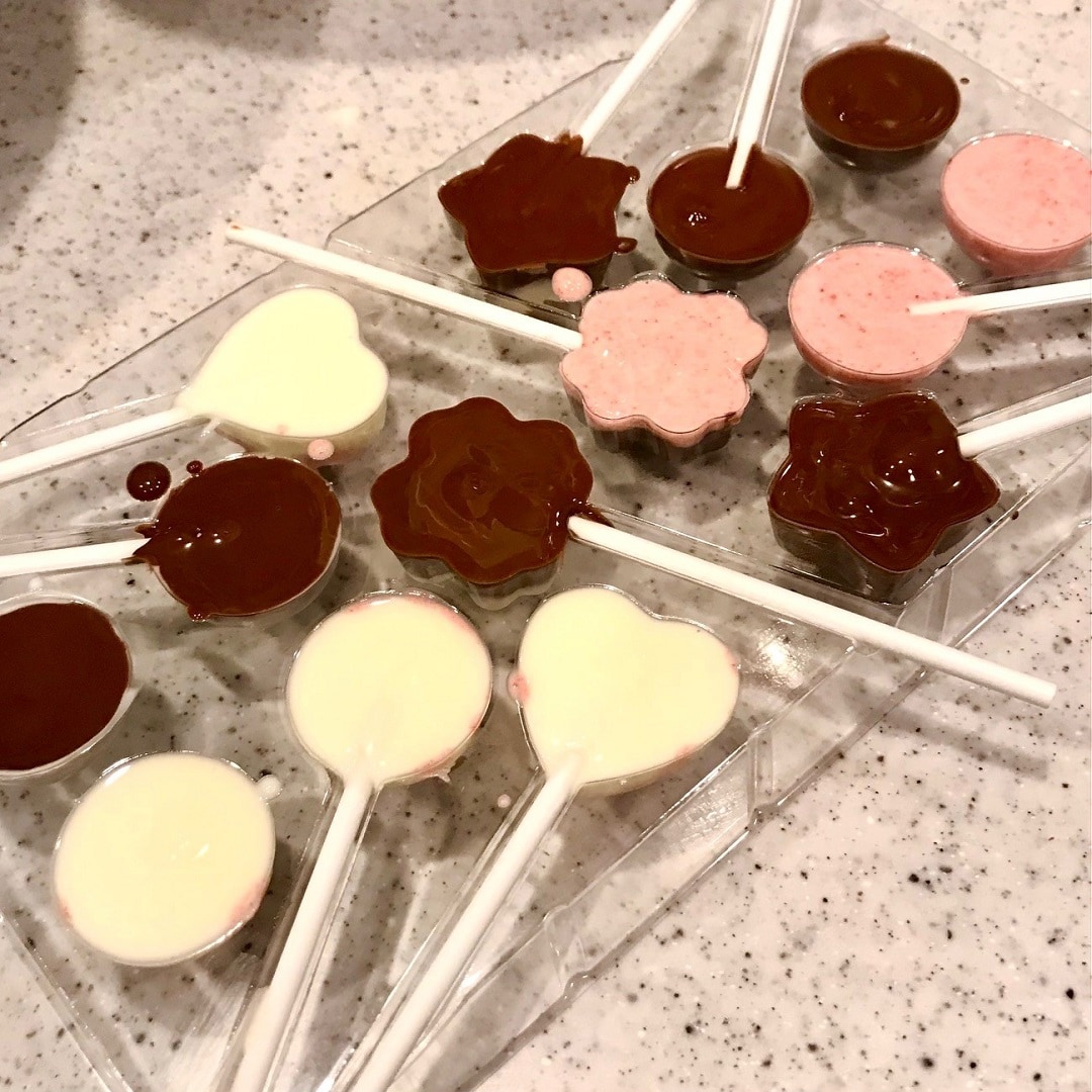 【ザ・モール仙台長町】ポップチョコ作成の様子