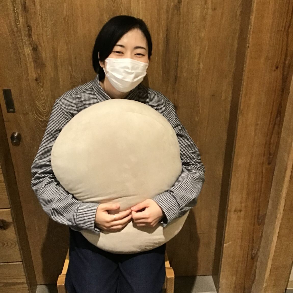 抱きかかえても使えます