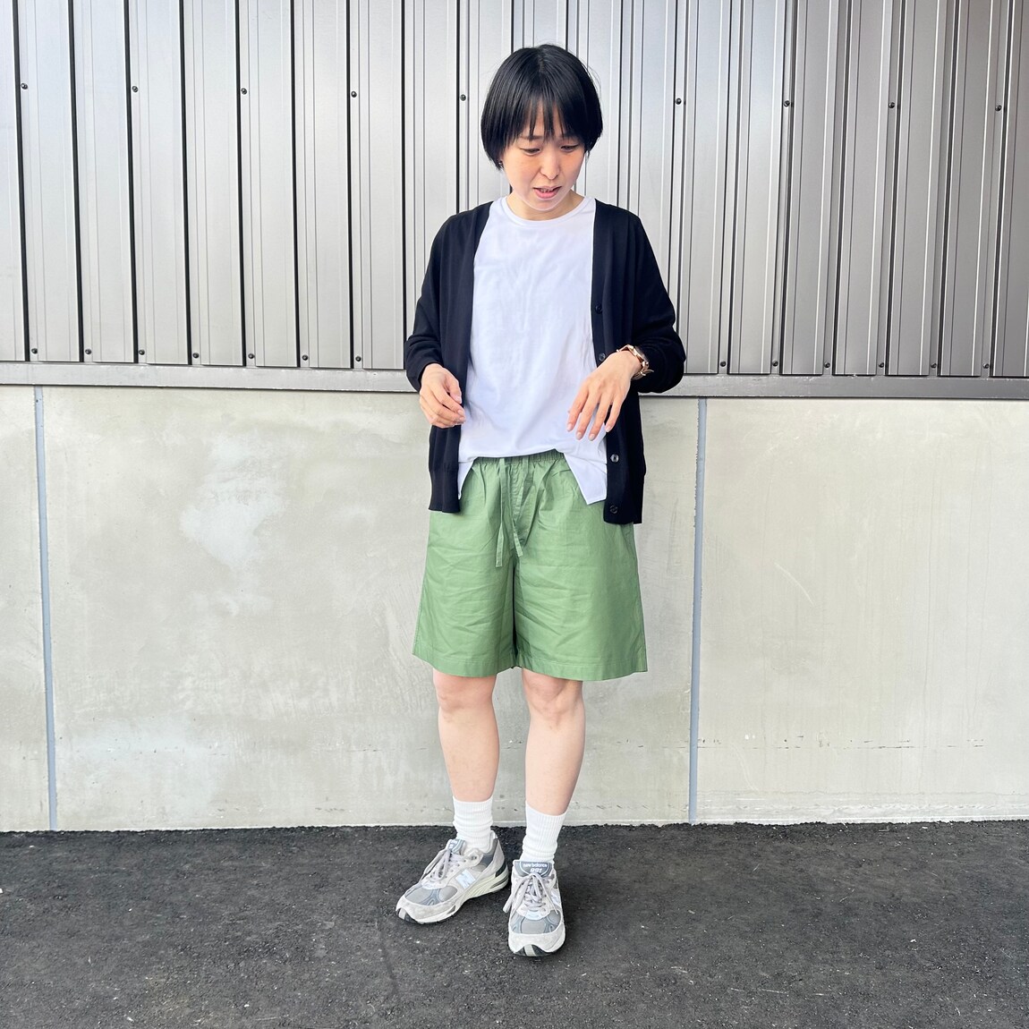 下向き