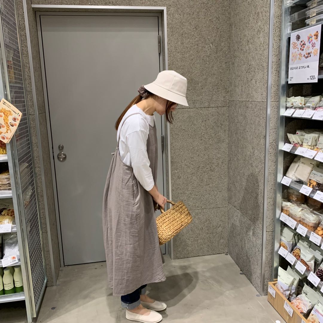 ワンピース横向き全身