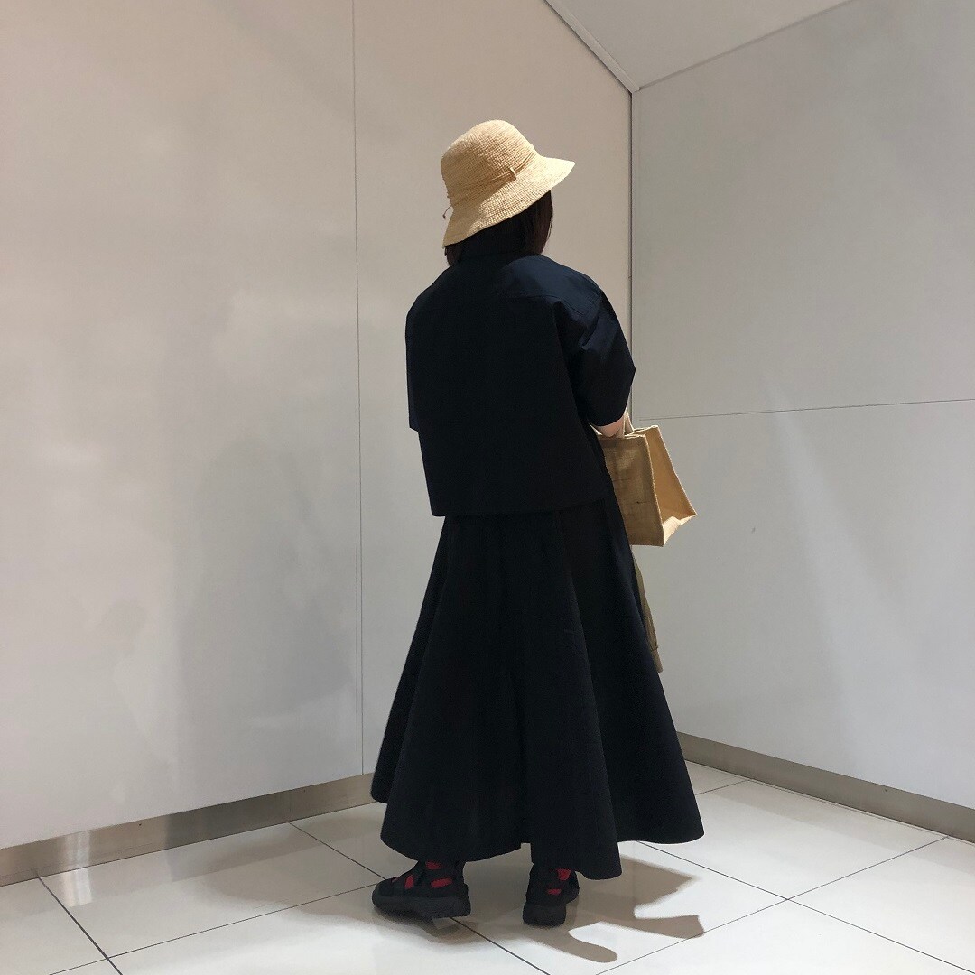 女の子が立っている写真