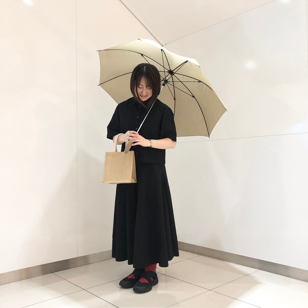 女の子が立っている写真