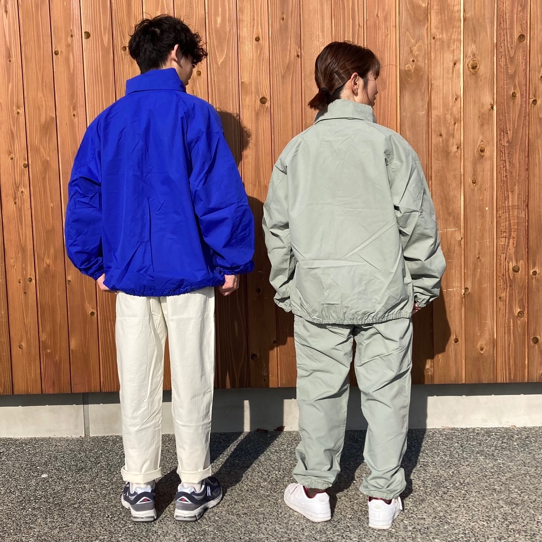 うしろ