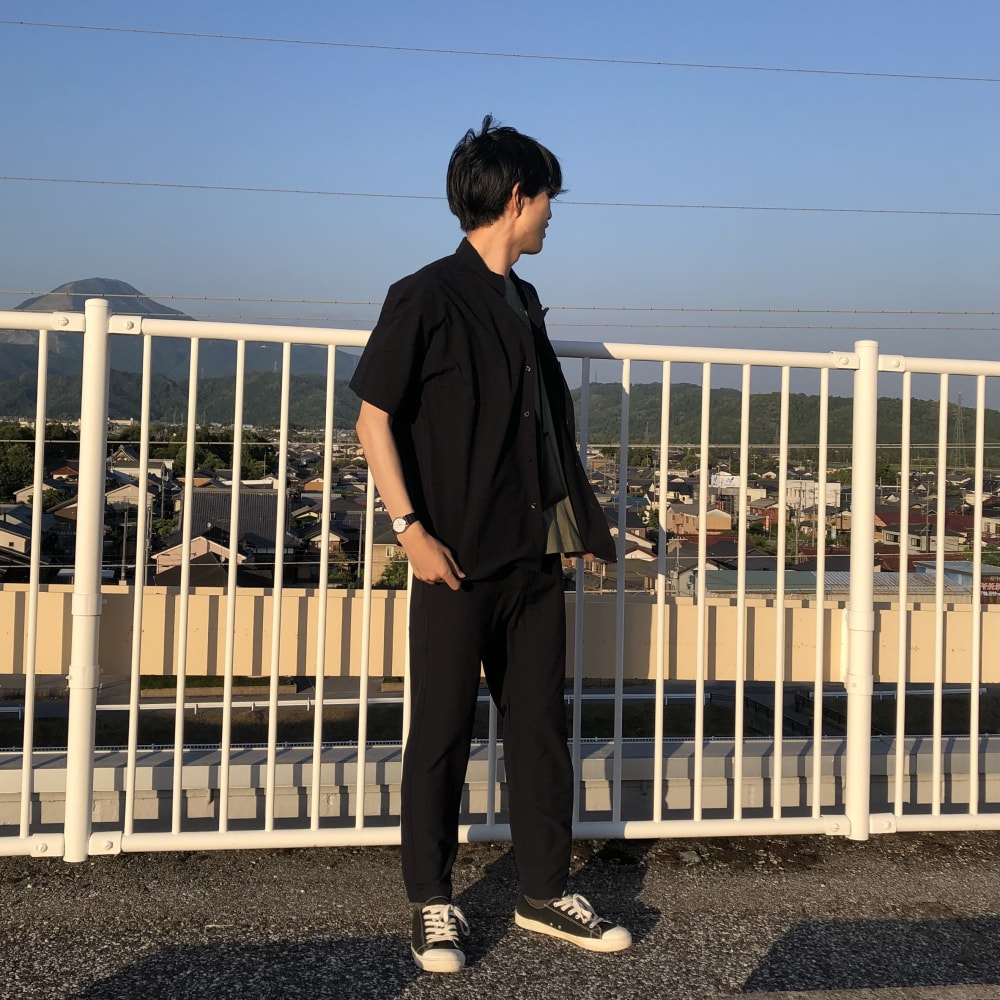 全身横を向いた写真