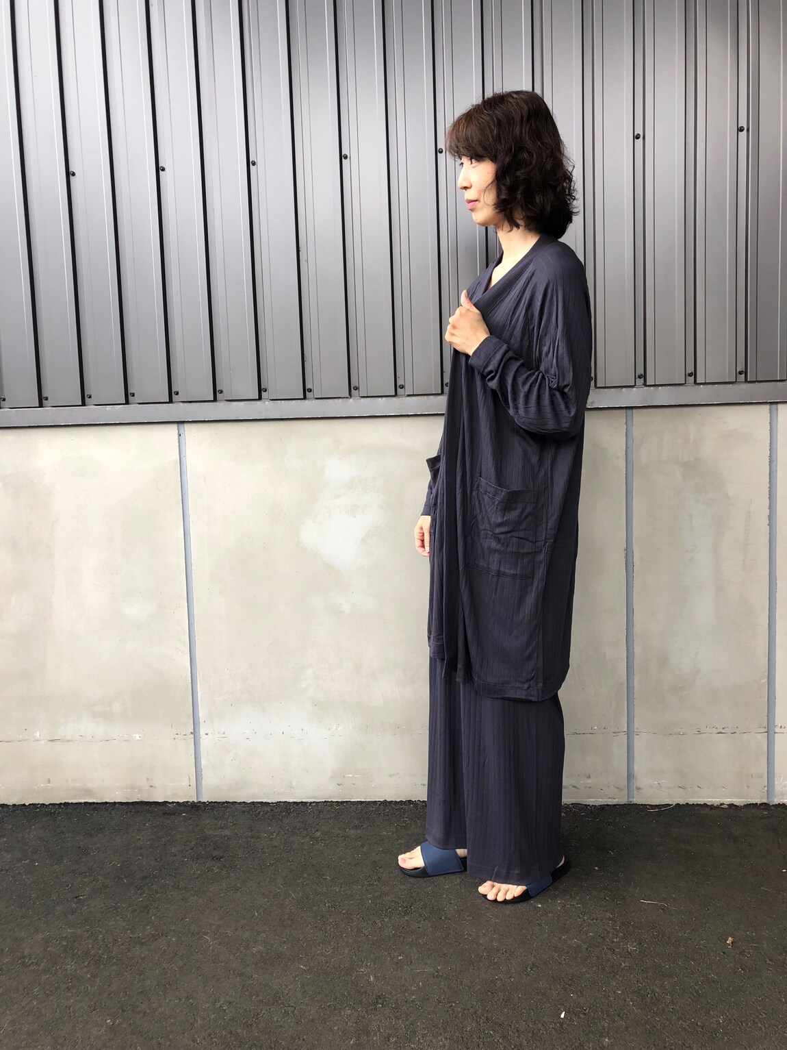 大人横向き