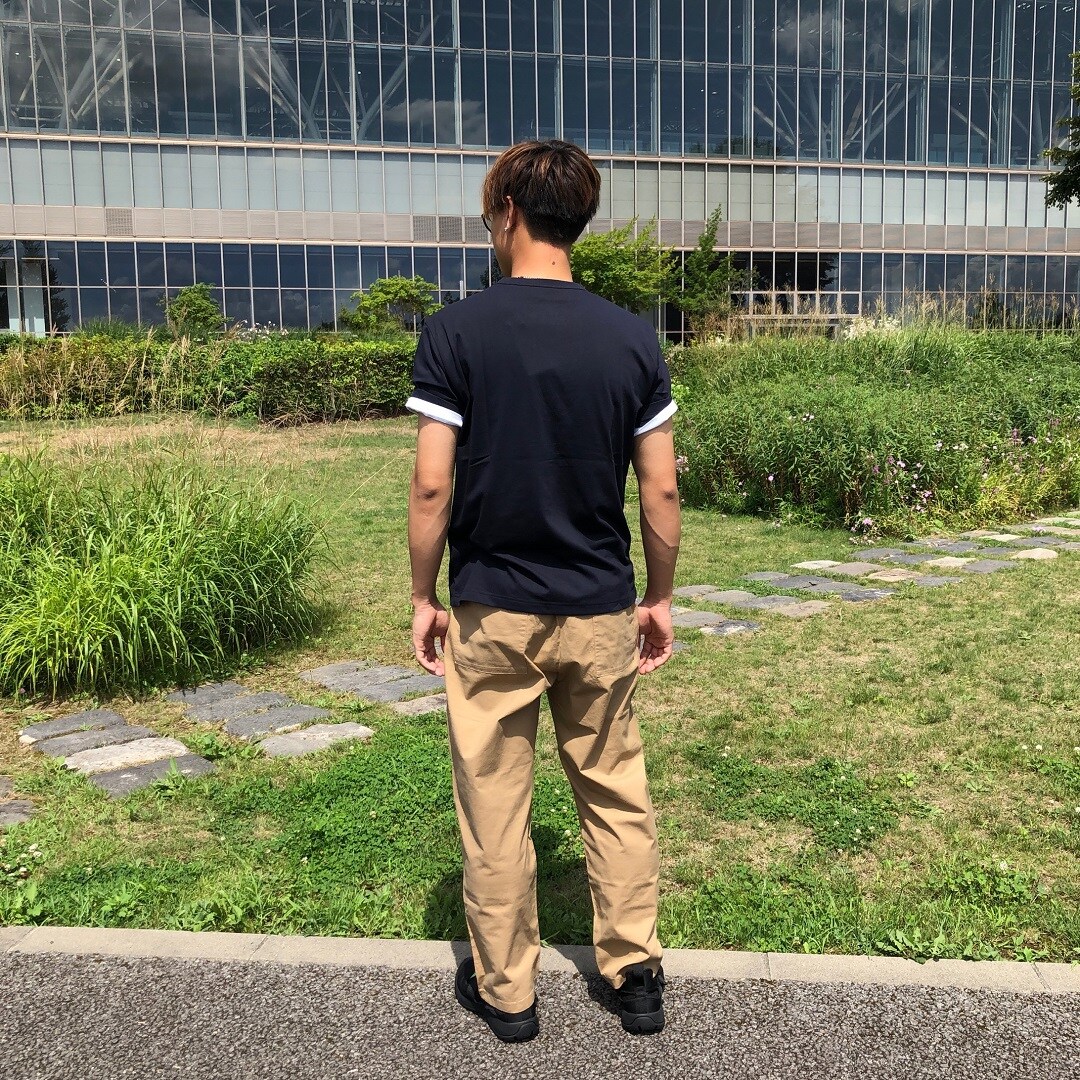 後ろ姿