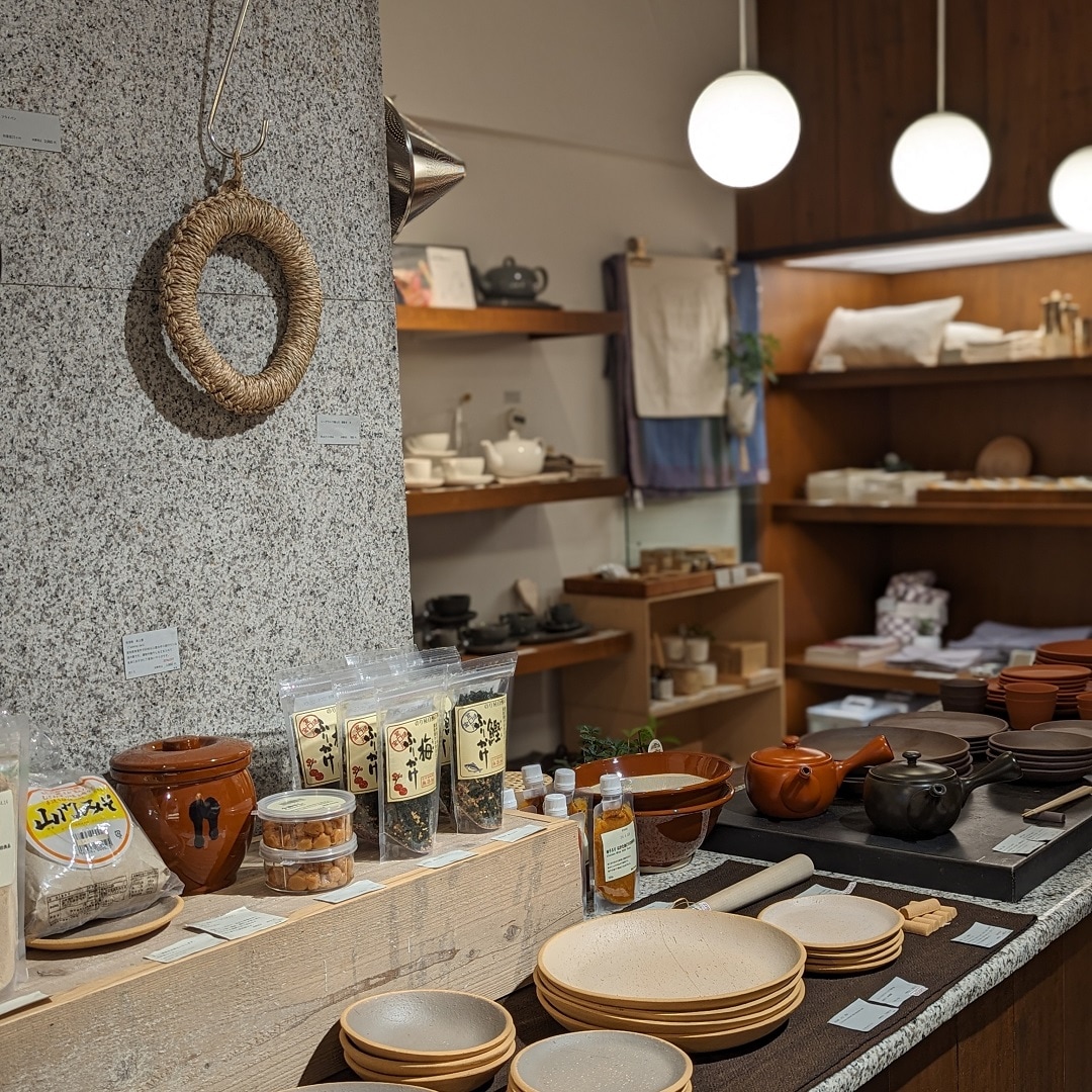 店内①