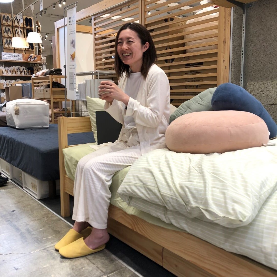 座っている画像