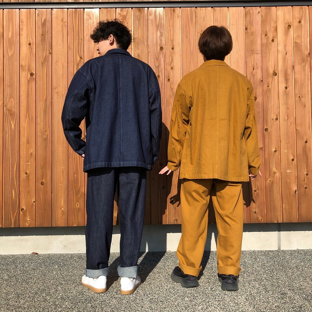 後ろ