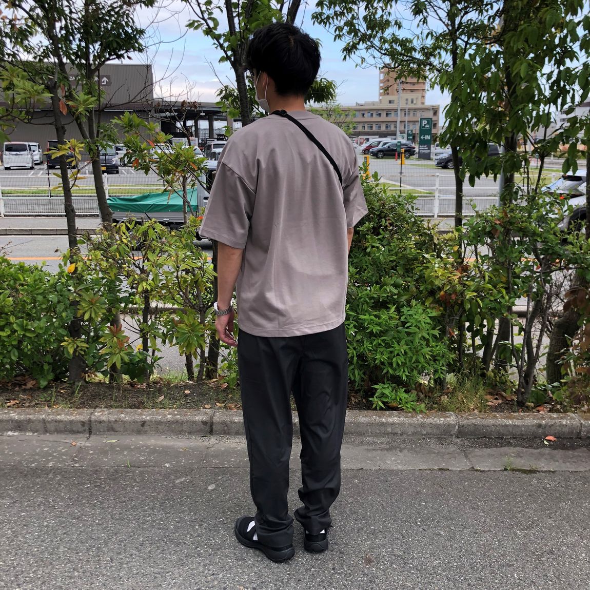 スタッフ後ろ
