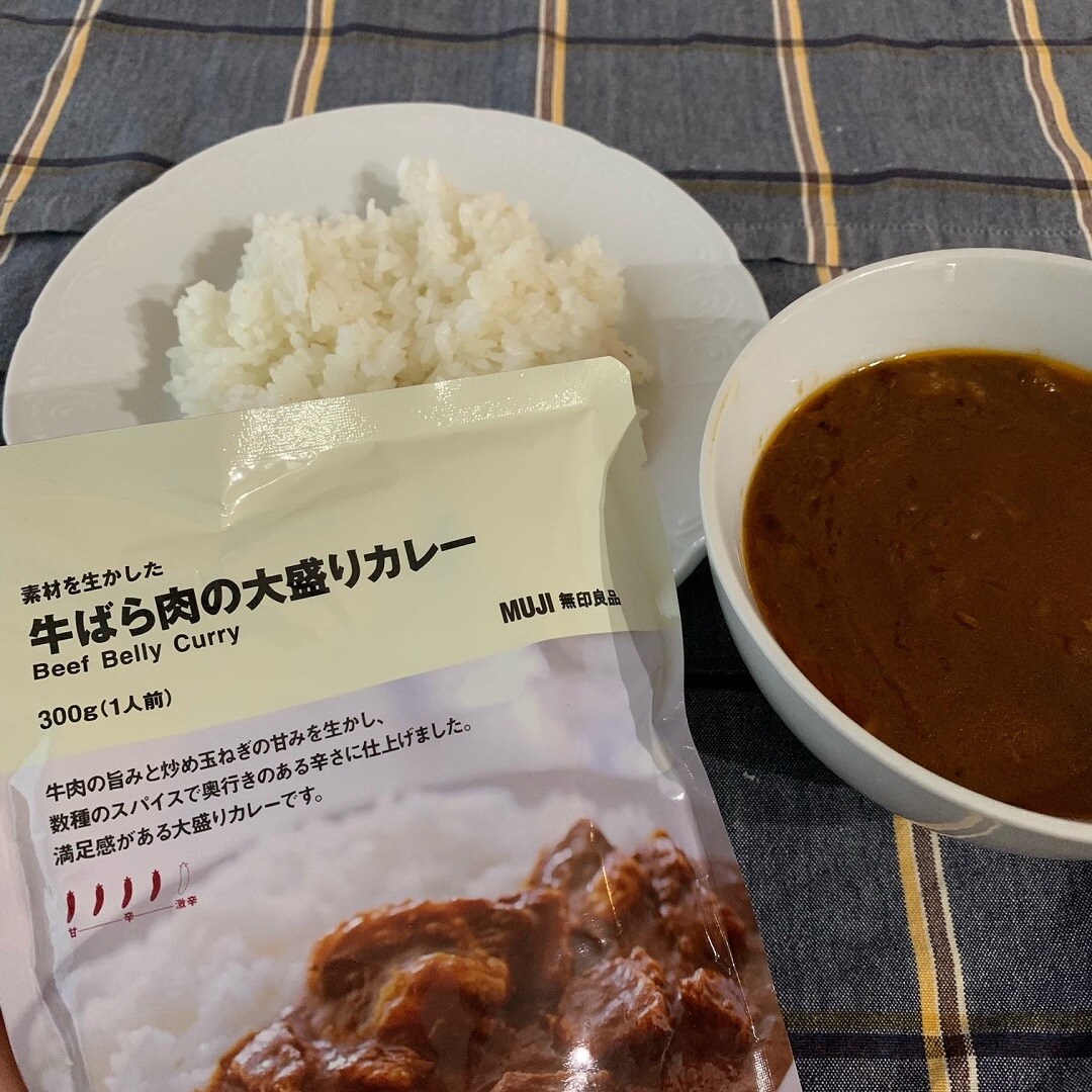 牛バラ肉の大盛カレー