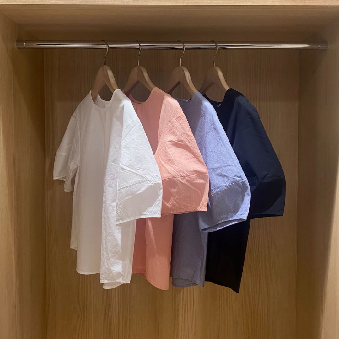 https://contents.muji.com/jp/sites/jp/files/%E6%96%B0%E3%83%96%E3%83%A9%E3%82%A6%E3%82%B9%E3%80%80%E6%8E%9B%E3%81%91.jpg