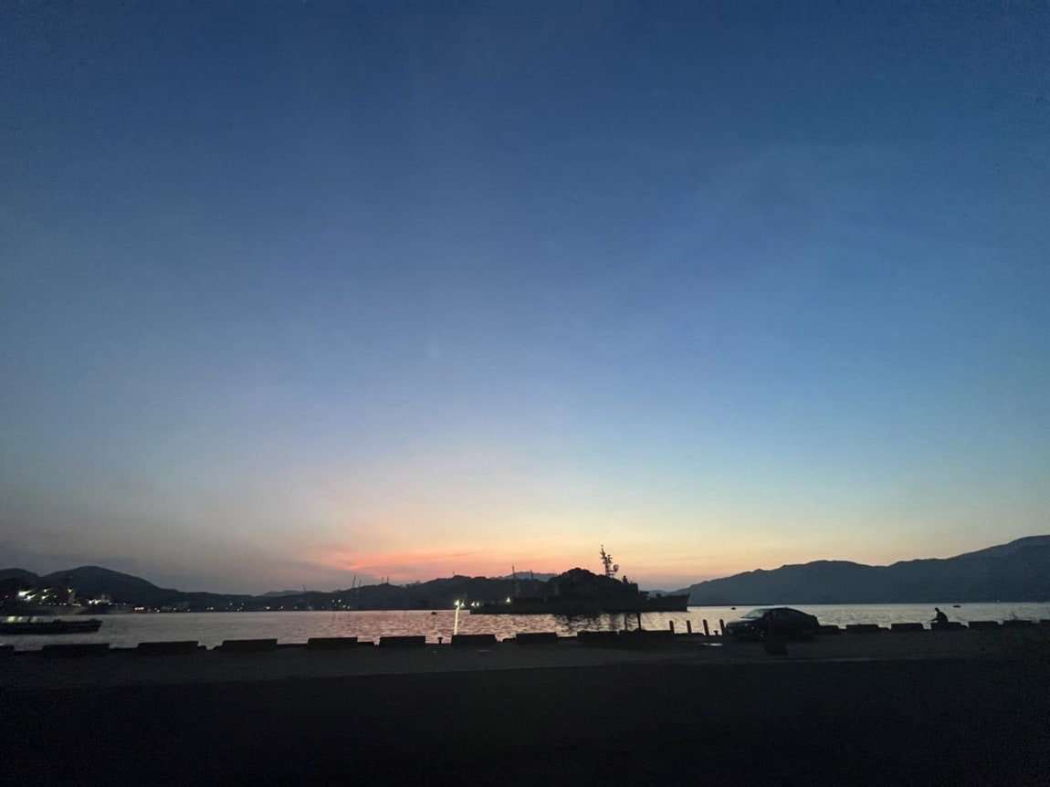 舞鶴の海日の出