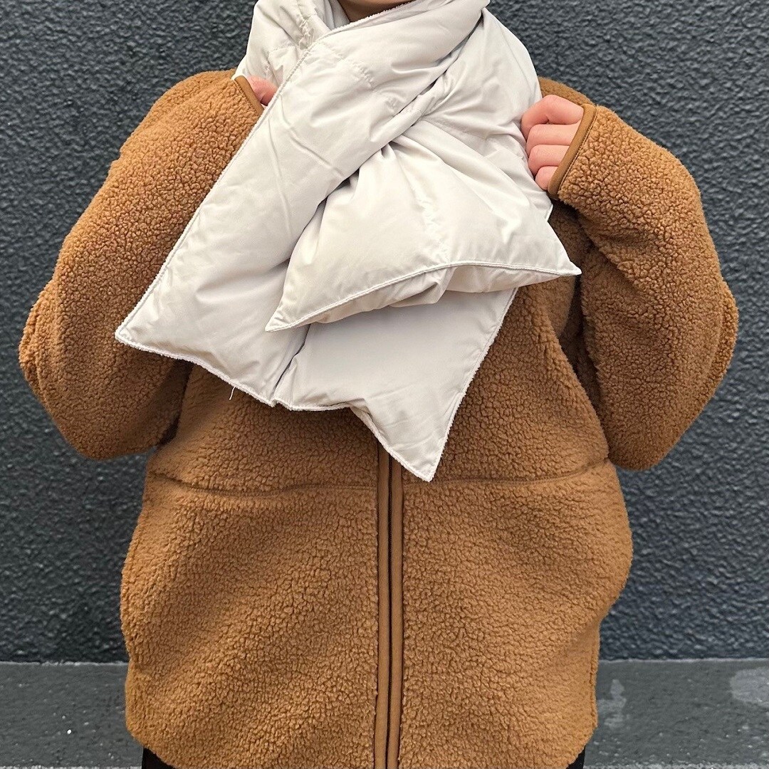 【丸由百貨店】撥水生地を使った　ポケットダブル　ダウンマフラー