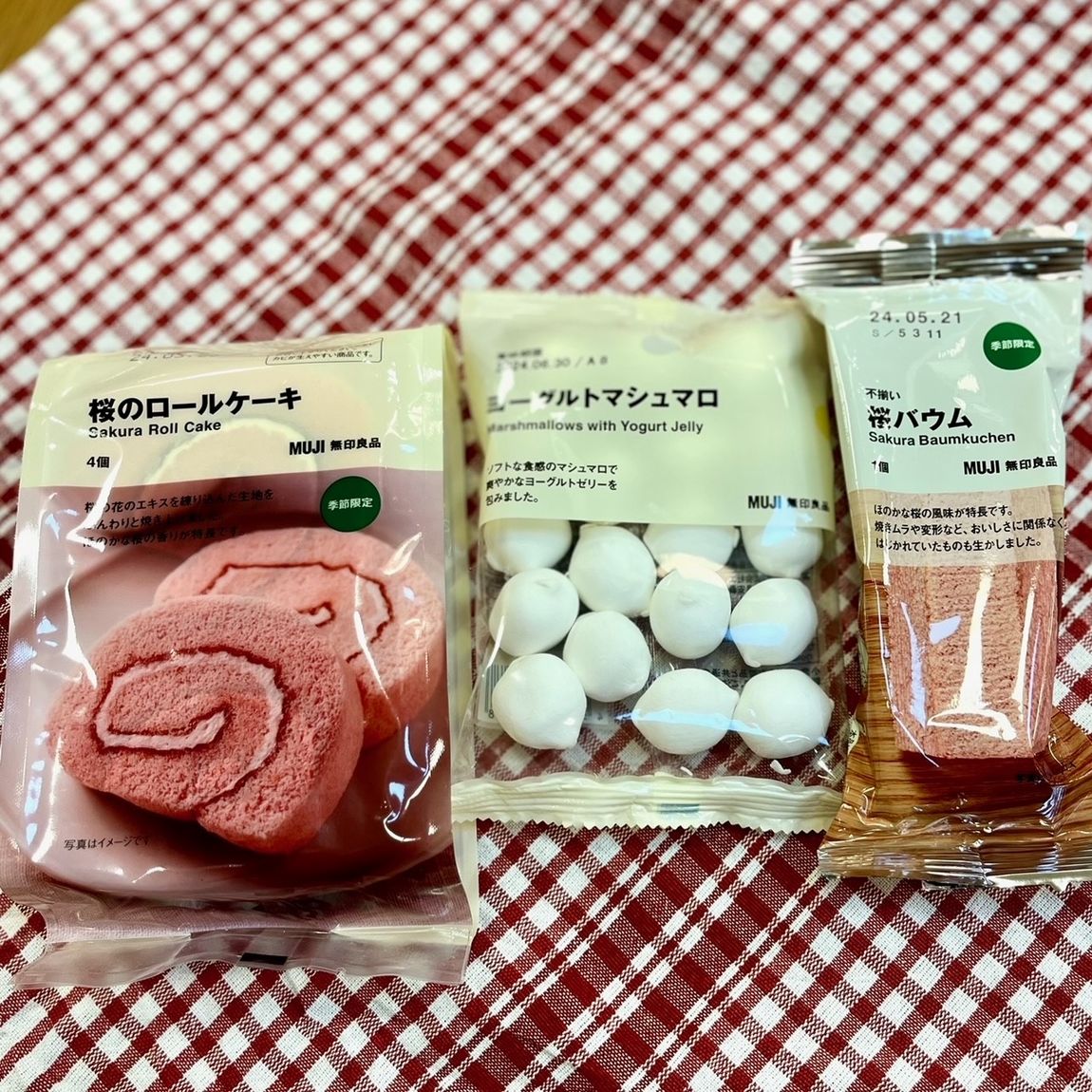 桜のお菓子でひな人形２