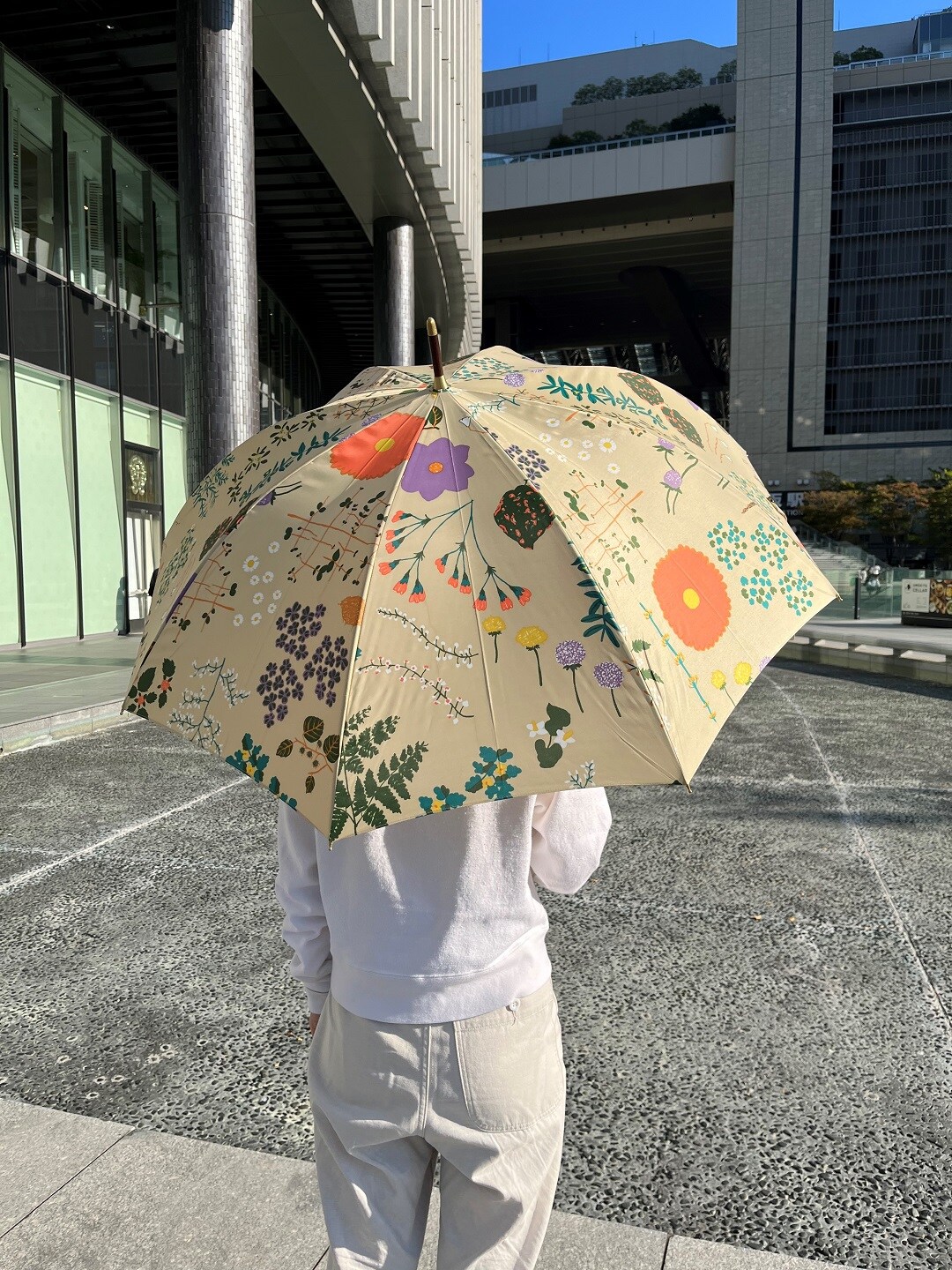 アパレル