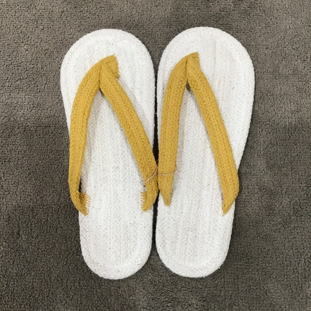 鼻緒スリッパ