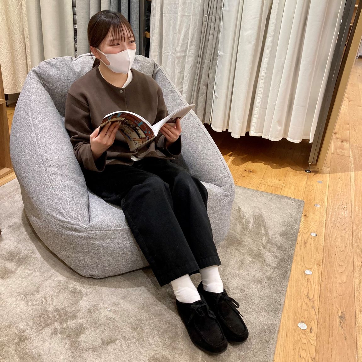 【三軒茶屋】空気でできたソファが発売しました。