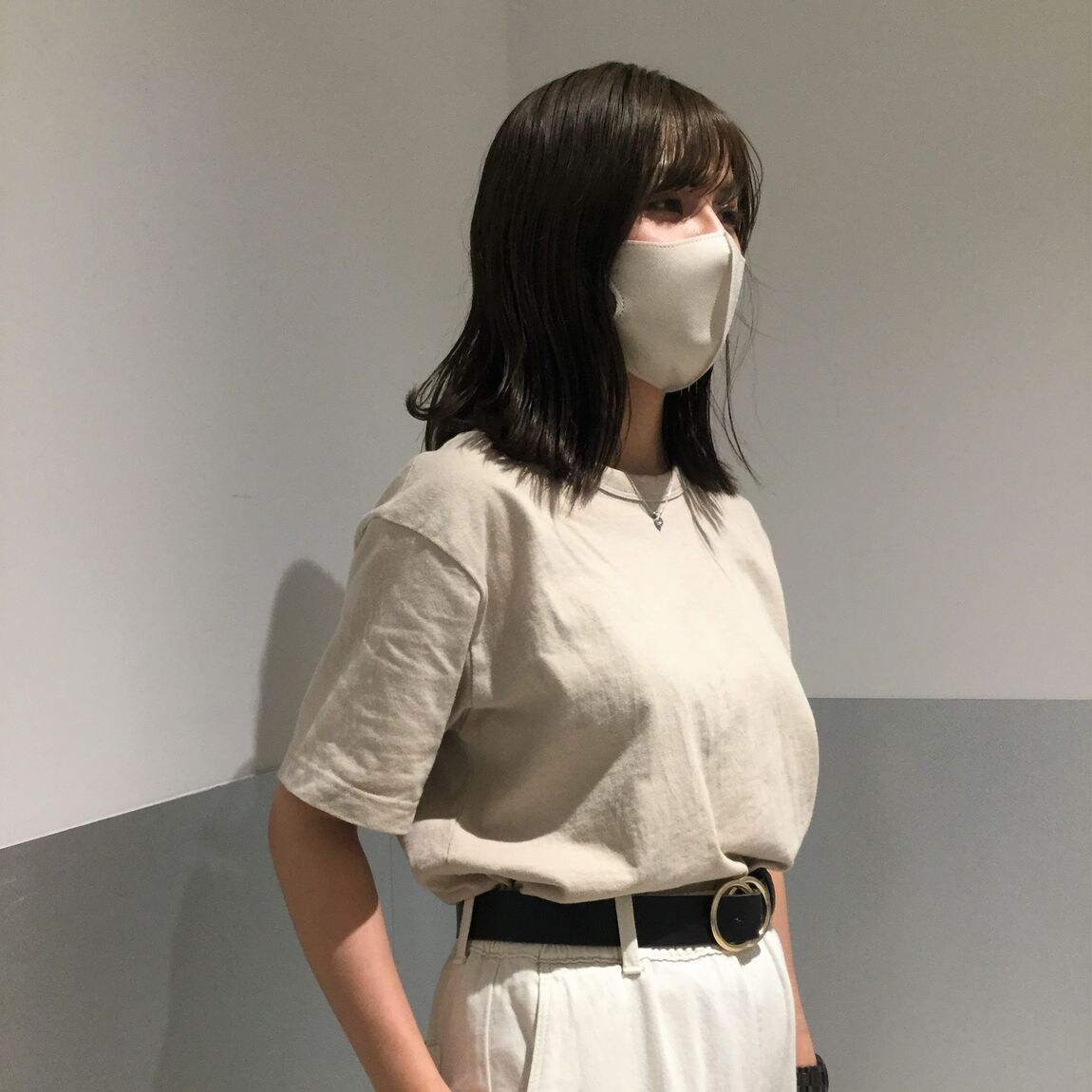 美結さん半身